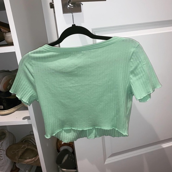 Green Cute Top - Picture 2 of 2